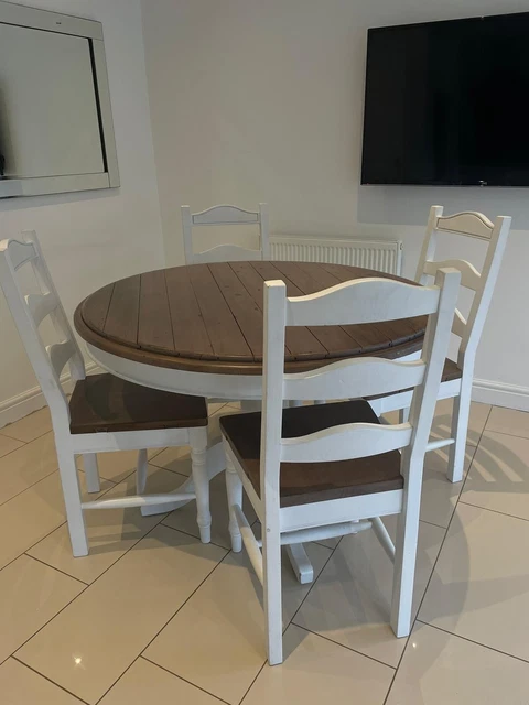 WHITE ROUND CARISBROOKE Barker Stonehouse Dining Table 4