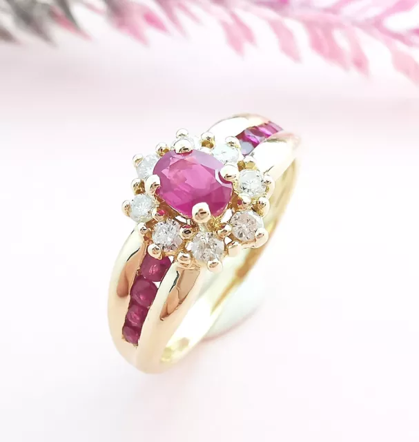 Bague Fleur Rubis / Diamants / Or Jaune 18 K / (750°/°°) / 18 carats