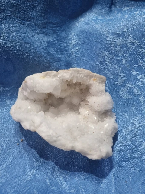 Quarz Geode Marokko 9x6x5cm,155Gramm
