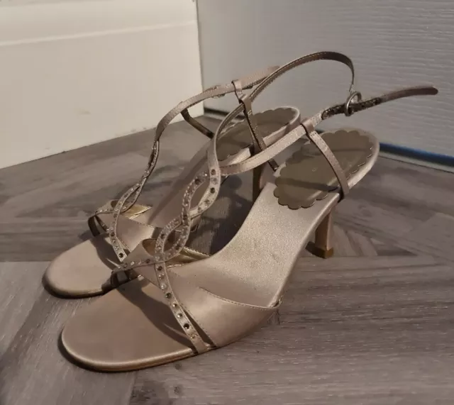 Scarpe Da Matrimonio Clarks Champagne Satinato Diamante Dettaglio Cinturino Tacco Basso Uk 5