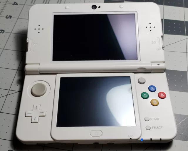 NINTENDO NEW 3DS Super Mario Edition Handheld System - White for parts ...