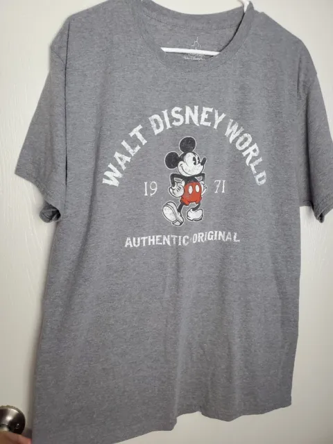 Disney Parks Cotton Gray Mickey Short Sleeve Novelty Vacation T-Shirt Size Large