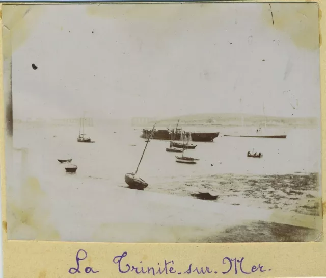 Bateaux à marée basse, La Trinité-sur-Mer (Morbihan). Bretagne.