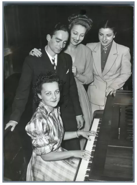 France, Odette Garty, Lina Dachary et Mr. Veyssières  Vintage silver print Tir