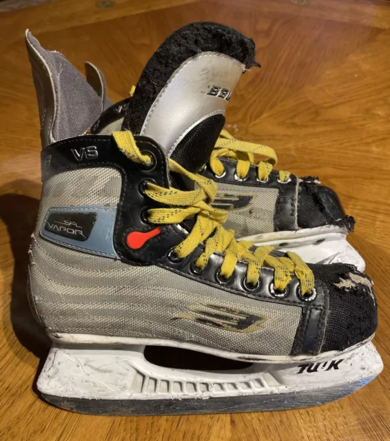 Bauer VS SFL Vapor Ice Hockey Skates Junior Size 3R Shoe Size 4 Gray