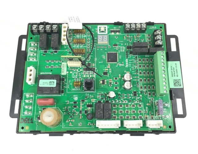 HONEYWELL Rheem 62-104061-03 S9233F2019 Furnace Control Circuit Board used #D611