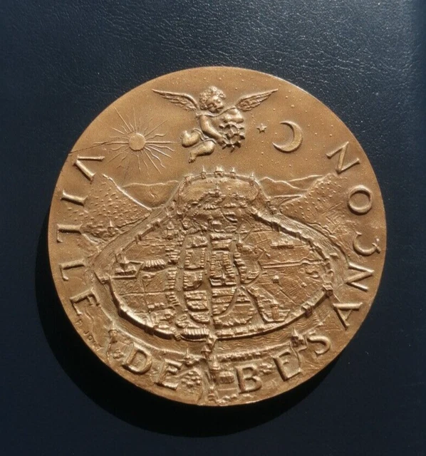 N - Médaille bronze sur la ville de Besançon par Raymond JOLY