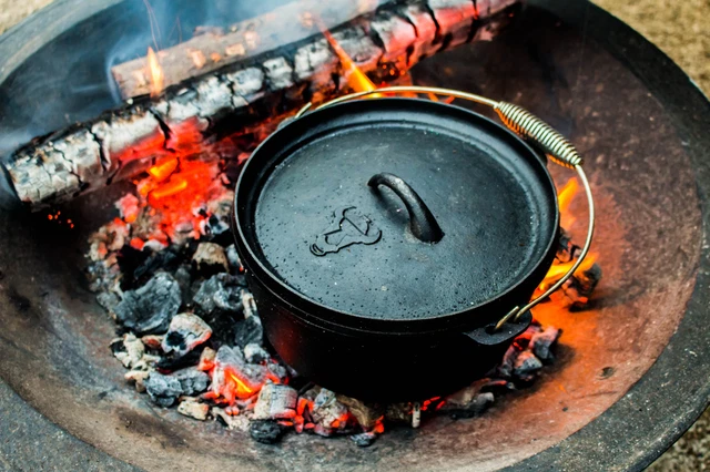 BBQ-Toro 6-teiliges Dutch Oven Set mit viel Zubehör * B-Ware* 2