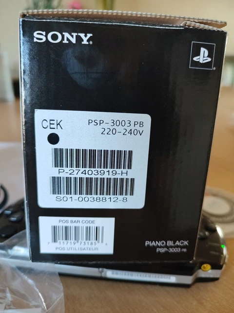 Sony PSP 3000 Pianoforte Nero, In Scatola Ottime Condizioni con Accessori. 16