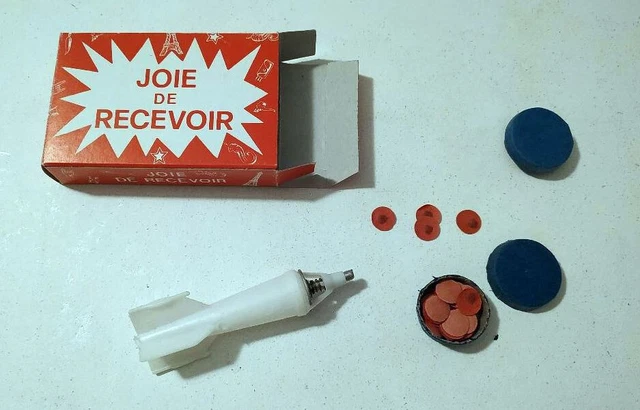 Lot De Gadgets Forain Anciens : Squelettes, Boîtes à Tirette, Bestioles