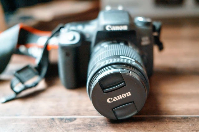 canon 8000D＋zoom lens18-55 Canon EF-S 18-55mm f/3.5-5.6 IS STM Autofocus APS-C Lens