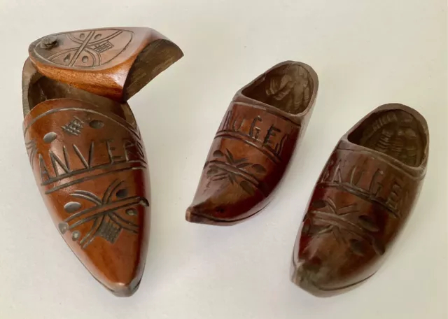 Vintage Belgian Carved Clog Snuff Box & A Pair Of Miniature Carved Clogs