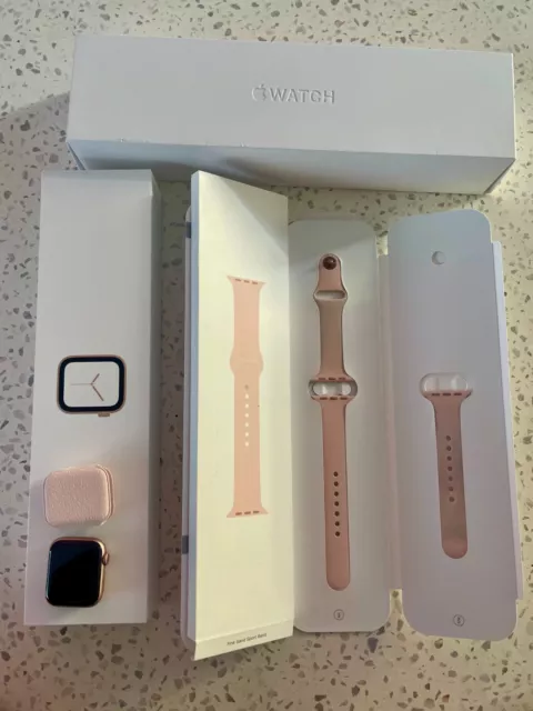 Apple watch series 4 gold store aluminum pink sand sport band