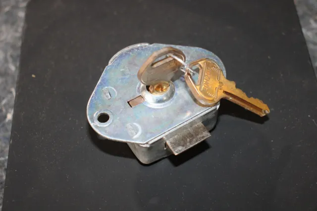 MASTER LOCK 1710 Built in Locker Lock with Keys