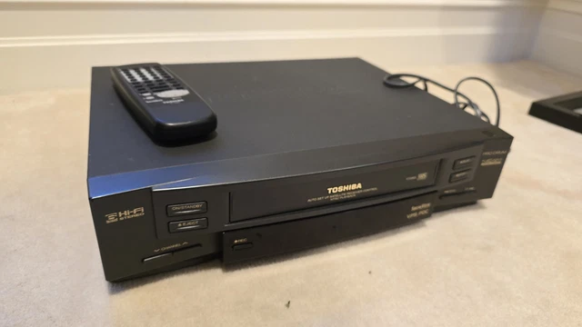 Magnétoscope TOSHIBA modèle V830EF Nicam Hifi Stéréo VHS