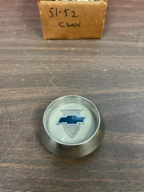 1951 1952 Chevy Deluxe Steering Wheel Horn Button Emblem Nice 923