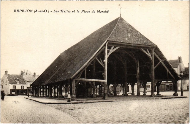 CPA Arpajon Les Halles et Place du Marche (1361997)