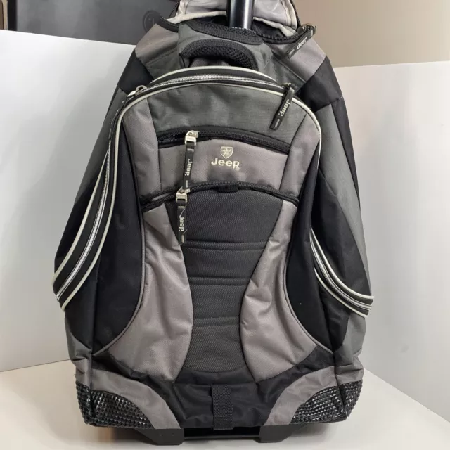Jeep backpack with wheels clearance