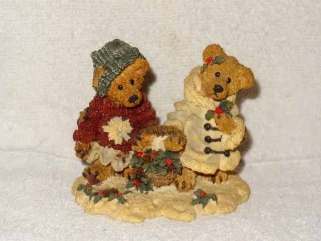Boyds Bears Figurine- Bailey & Edmund- Gathering Holly-Christmas- Friends- 1994