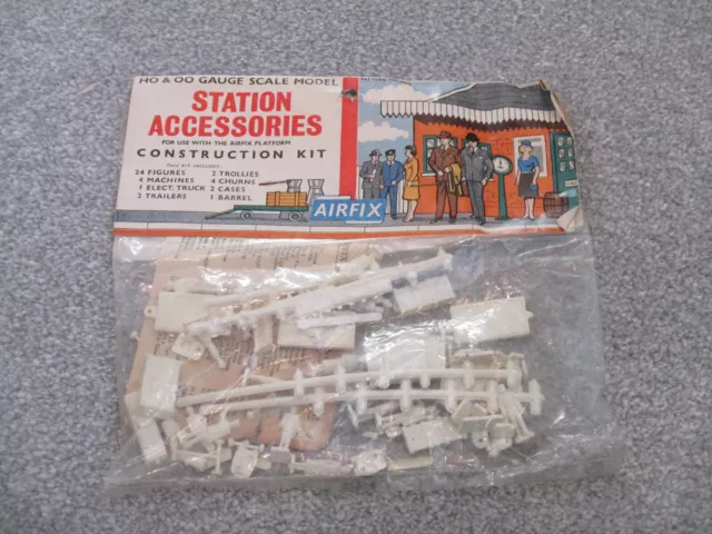 Airfix Oo/Ho Model Railway Kit Station Accessories , Bagged And Unmade