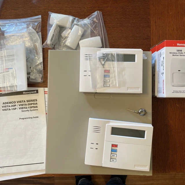 Honeywell Ademco Vista 20P V9.18 Alarm System W/6160RF & 6160 Keypads & Sensors