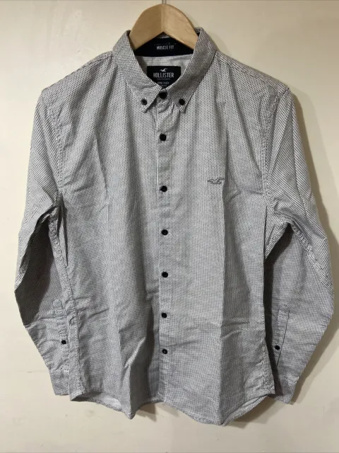 Hollister Epic Flex Stretch button down shirt in Muscle Fit size small!