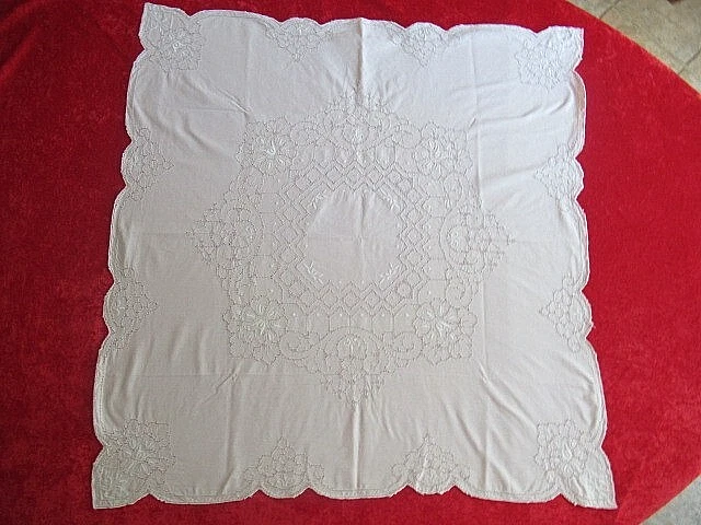 Ancienne Nappe En Coton Blanc Brodé Ajouré – Vintage, Faite Main