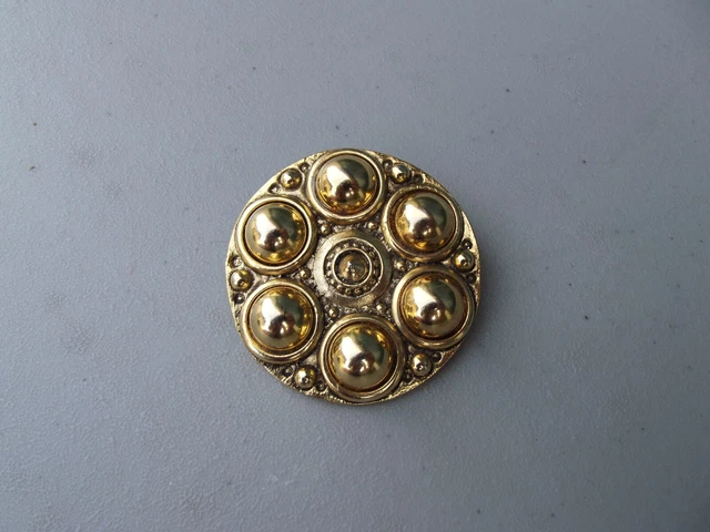 Grande Broche vintage bijou signé Loola Paris métal doré 8 cm