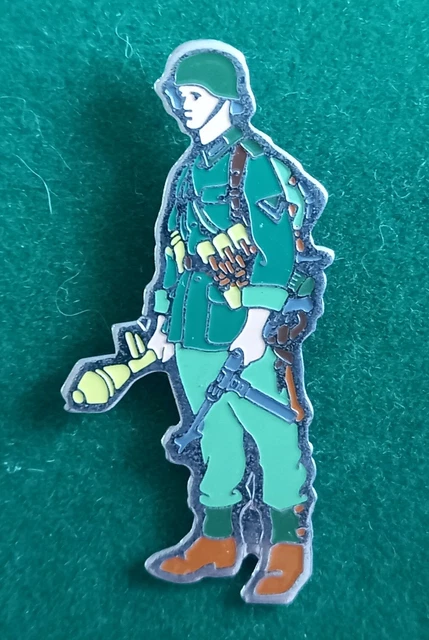 Armee - 718C Pin's Pins / Beau Et Rare / MILITARIA / INFANTERIE ARME DE L Armee De Terre 2014760168