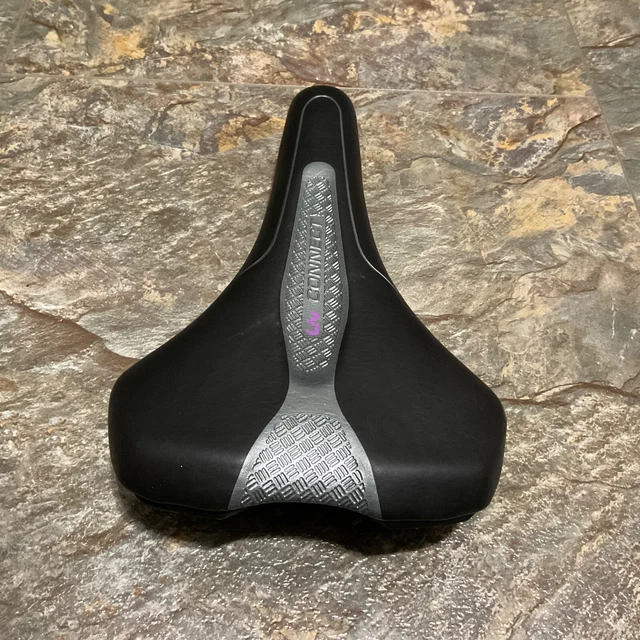 liv connect upright saddle