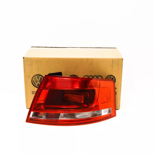 AUDI A4 Cabrio 8H7, B6, 8HE, B7 Rear Right Taillight Lamp 8H0945096D NEW GENUINE