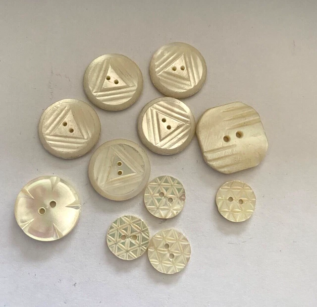 Ensemble de 9 boutons anciens en métal doré - Collection French Button
