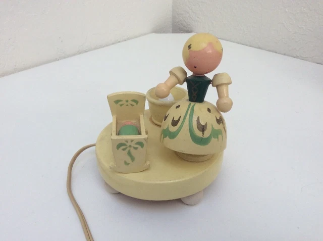 Vintage 1950's Wood Dutch Mommy And Baby Nursery Night Light