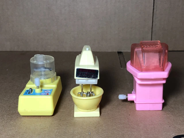 Vintage 90's Barbie Mattel Wind Up Kitchen Appliances Mixer, Blender & Popcorn Vintage 90's Barbie Mattel Wind Up Kitchen Appliances Mixer, Blender & Popcorn
