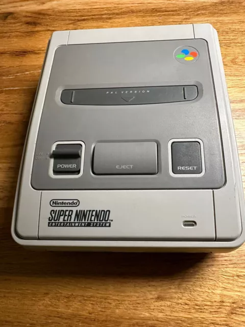 SNES Aus PAL Console And controller - Super Nintendo Entertainment System