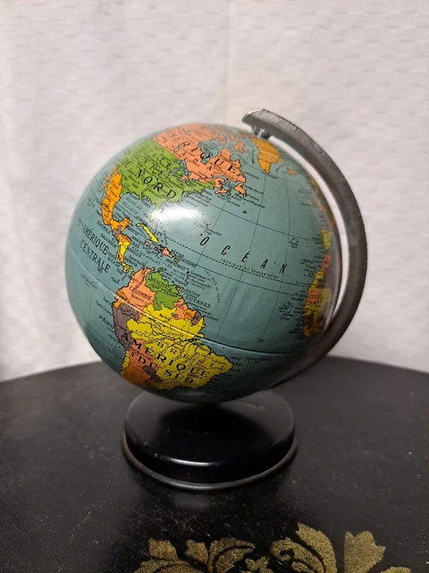 Globes terrestres & cartes géographiques de seconde main & sélectionnés avec soin