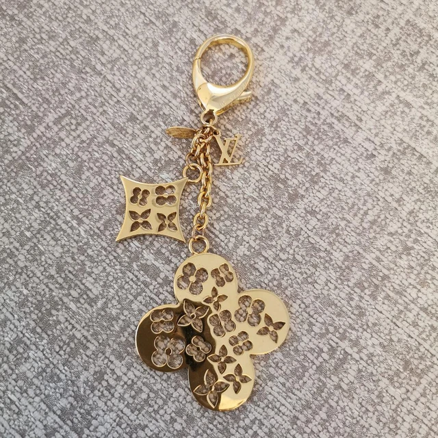 Louis Vuitton Portocre Ivy Flower motif Gold LV Logo charm Women's Accessories