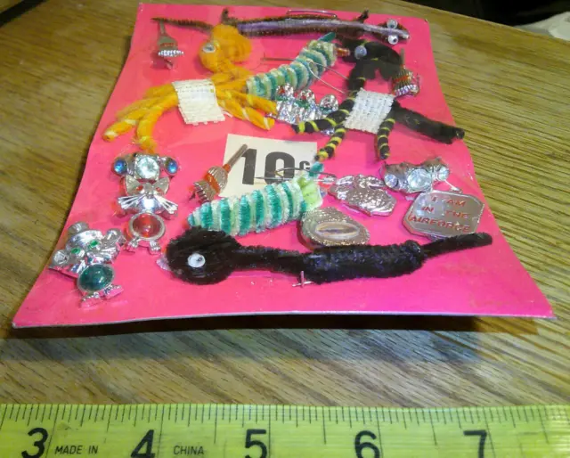 Vintage display 10c card pins charms toys #jd 201