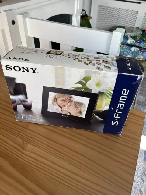 Sony DPF-D70 7" Digital Picture Frame