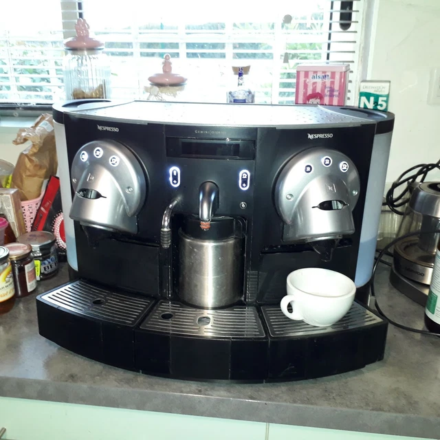 Nespresso Gemini CS 200 Pro (Defekt) in Moutier für CHF 99 - nur