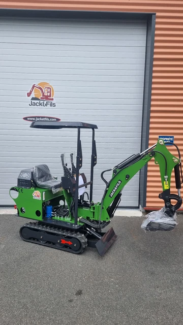 Mini-pelle neuve 800 kg garantie 2 ans