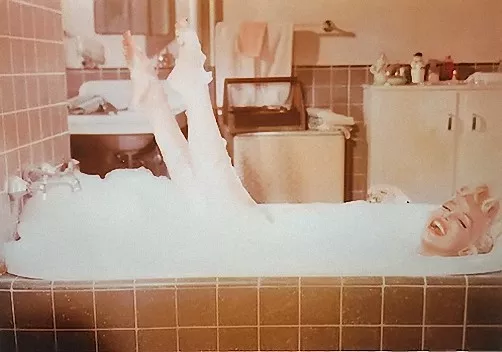 MARILYN MONROE BEAUTY IN A BATHTUB  (1) RARE 4x6 GalleryQuality PHOTO