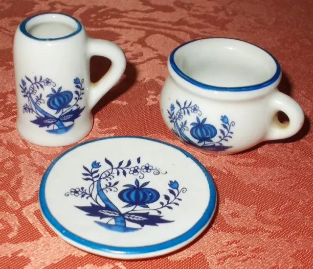 Puppenstuben Porzellan Zwiebelmuster Blau Krug - Tasse / Nachttopf - Teller Mini