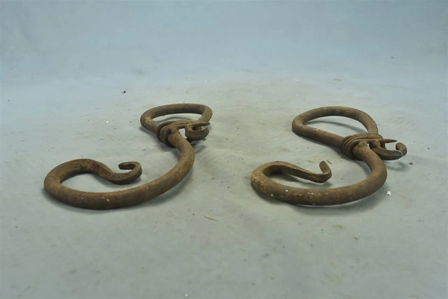 Vintage 2 PRIMITIVE HAND FORGED CAST IRON FANCY TWISTED S HOOKS DECORATIVE 04613 3