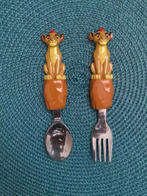 "Juego de tenedor y cuchara para niños pequeños Disney Rey León mango de plástico vintage para niños de 6"