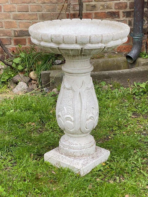 Steinbrunnen, Blumenschale, aus Steinguss, Garten, Park