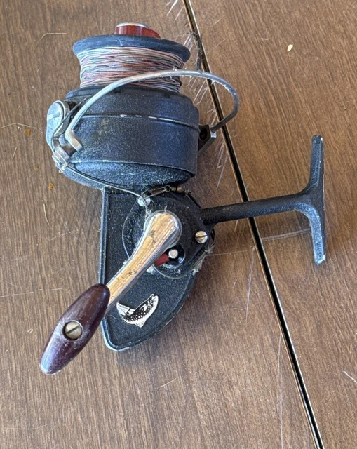 Ancien Moulinet De Pêche D.A.M Quick 330 Fabriqué En Allemagne De L'Ouest - Vintage