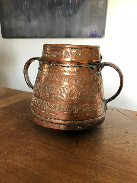 Ancien Et Joli Pot Oriental En Cuivre Cisele 2