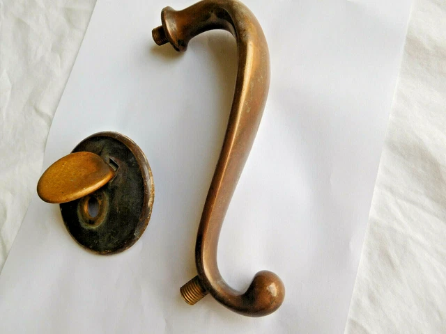 Heavy Antique SOLID BRASS 7.5" Curved DOOR PULL HANDLE and Thumb Latch vtg 51F86