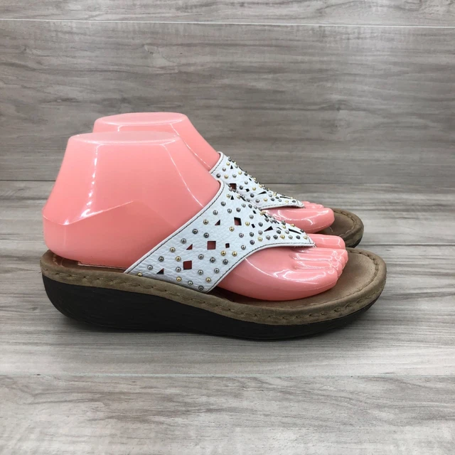 Clarks Flip Flop Sandals Women's 7 White Leather Studded Thong Slip On Shoes